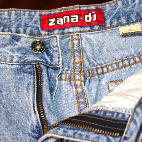Vintage Zana-Di High-Waisted Denim Shorts - Size 9/10 - 90s Fashion, Retro Style - Picture 3 of 9